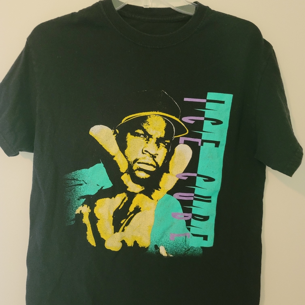 Ice cube t-shirt. Size medium